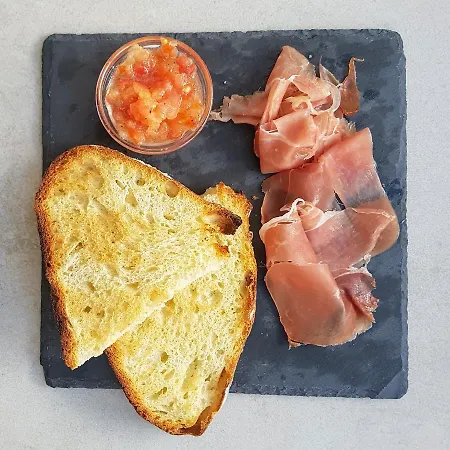 チングス ホテル