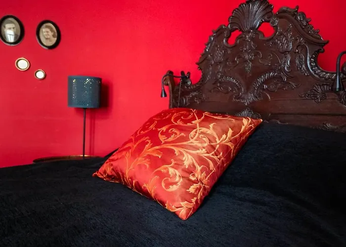 Tings מלון 2*